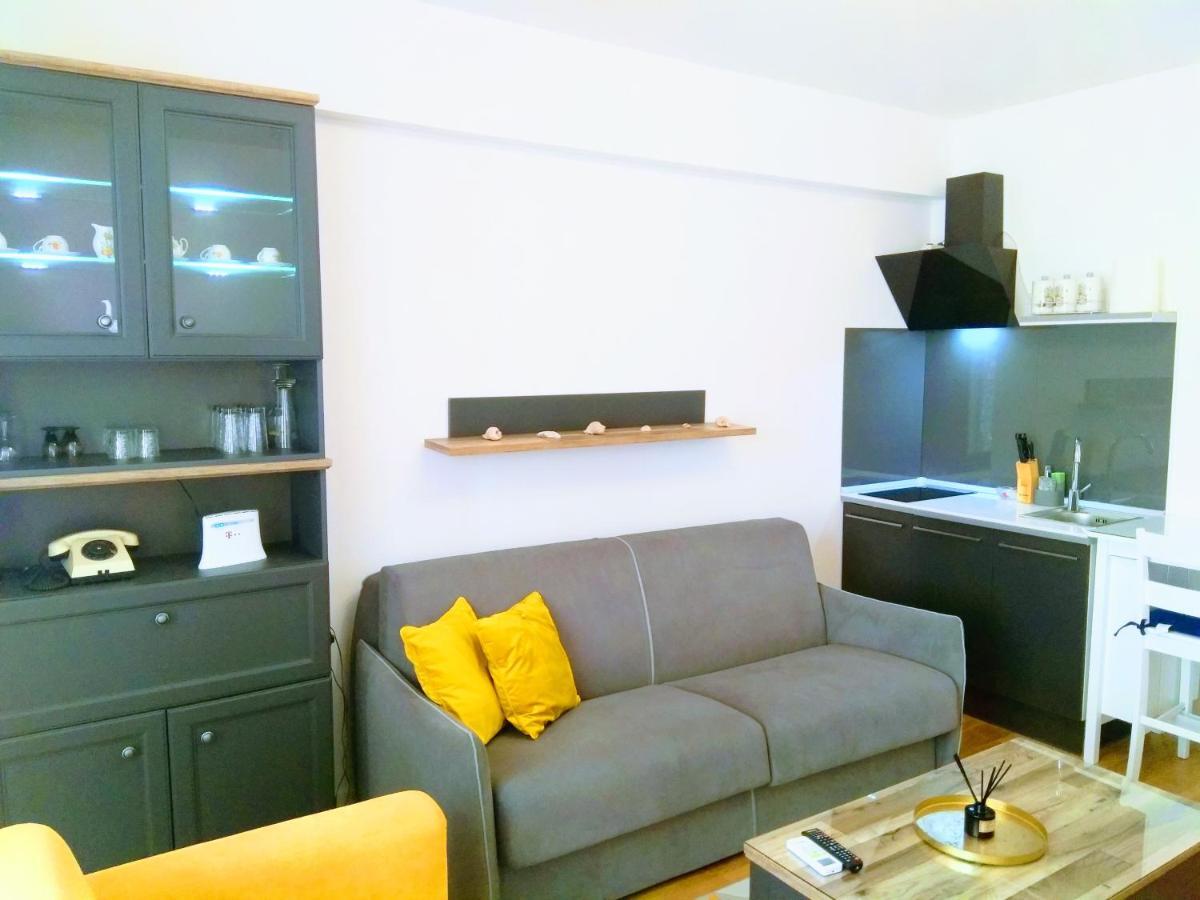 Studio Oxford-Campus Sat Vacanta كونستانتا المظهر الخارجي الصورة